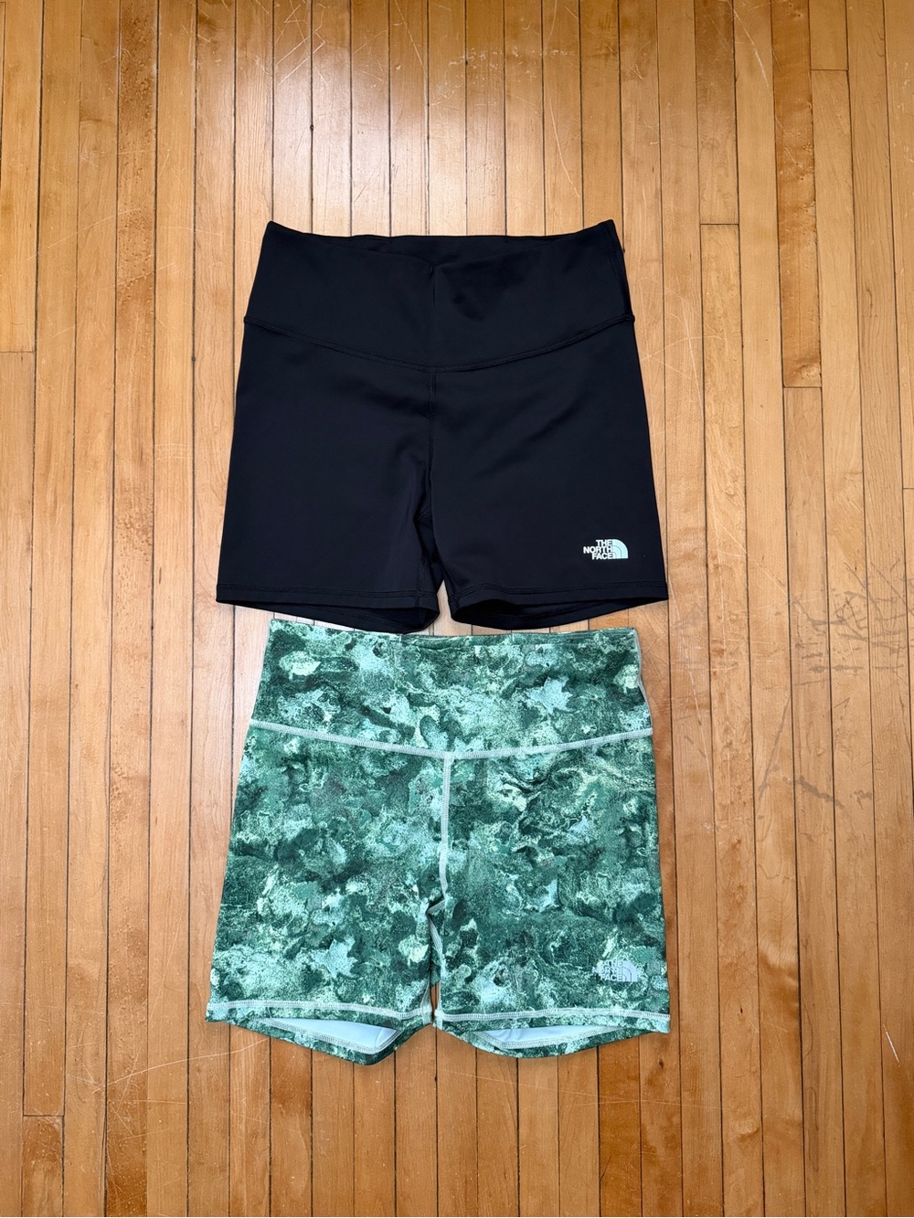 NWOT The North Face 5” Bike Shorts Black/Forest Stone Green Women’s Sz. L (2)